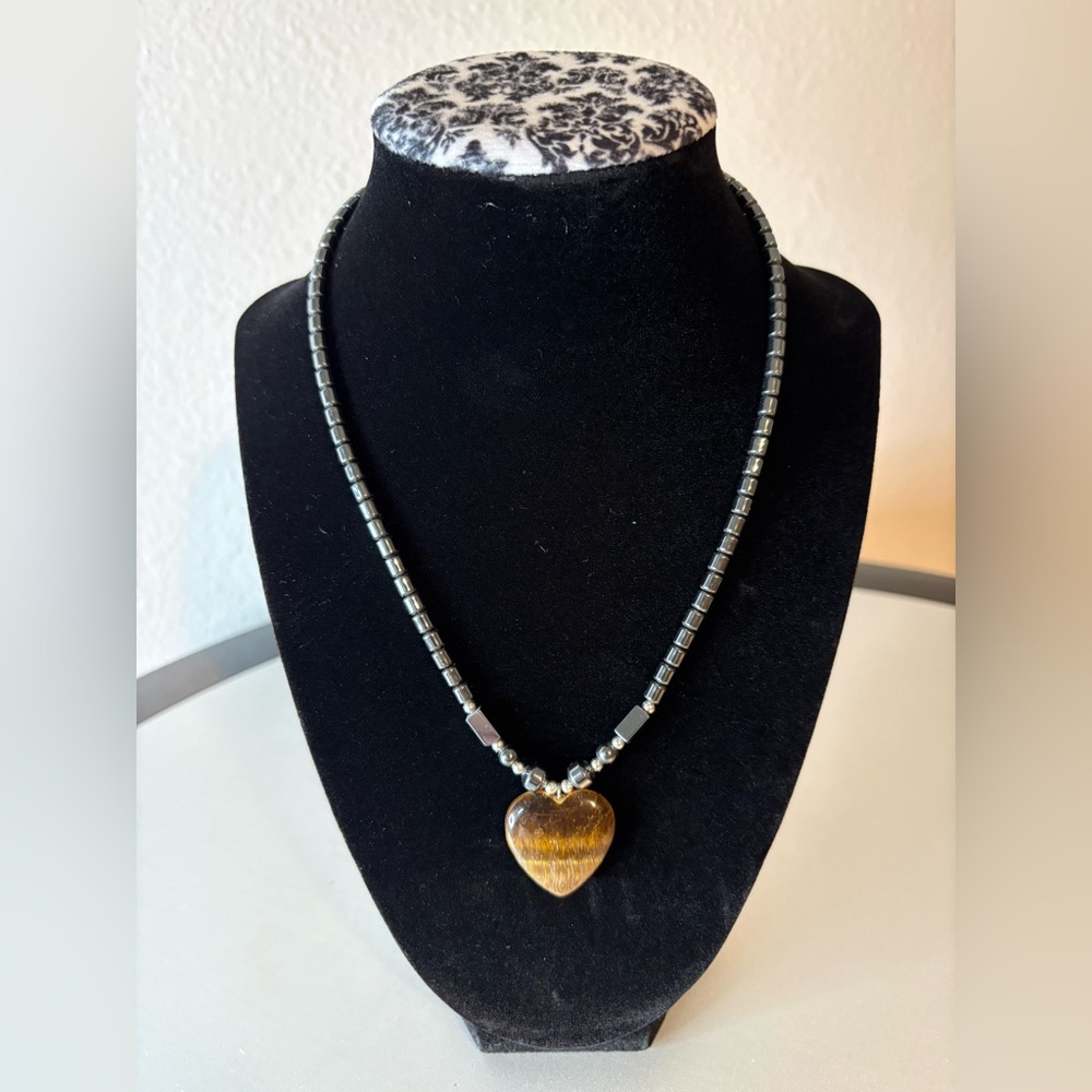 Vintage Hematite with Heart Stone Tiger Eye Necklace 18” Barrel Clasp
